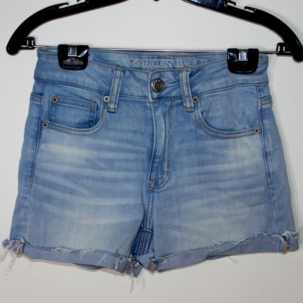 American Eagle Women’s Midi Denim Shorts Size 4 - Light Wash-STRECH